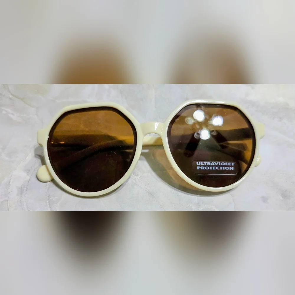 Little Diva White Round Women’s Sunglasses with UV Protection With Box